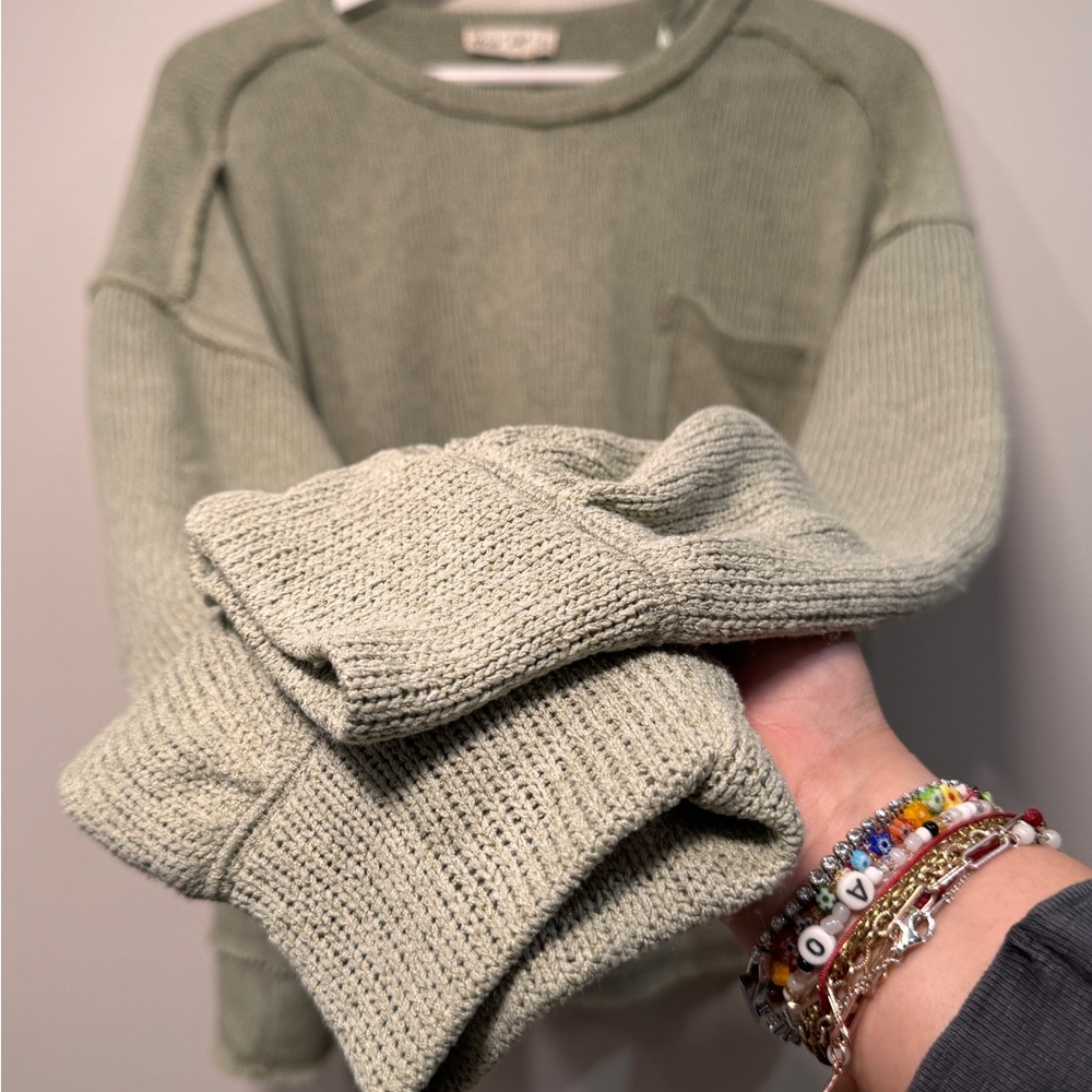 NWT New In Sage Green Cropped Sweater – Size Large - Picture 2 of 5